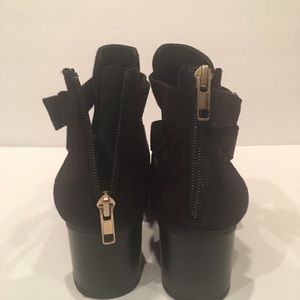 City Classified suede shoes